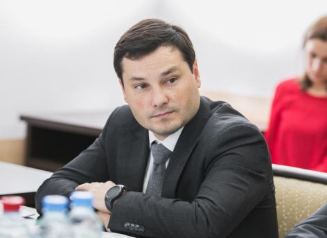 Силовики обыскали дом бывшего первого замгубернатора Югры Алексея Шипилова