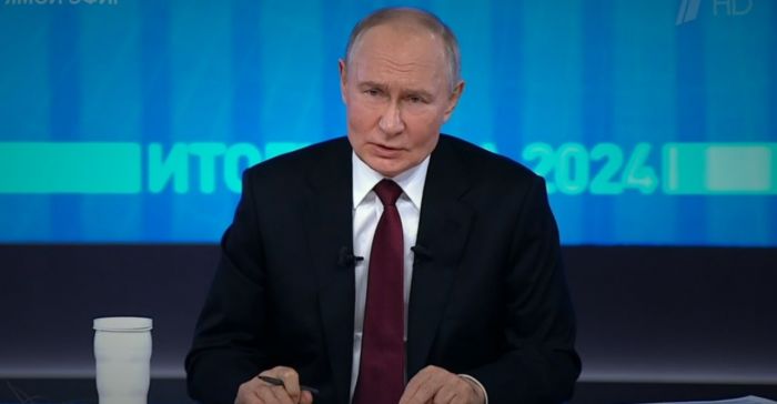 ​Владимир Путин призвал укреплять миграционную работу