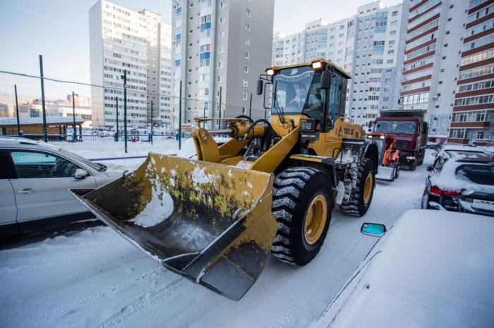 Сургутяне выбрали лучшие и худшие УК по качеству уборки снега