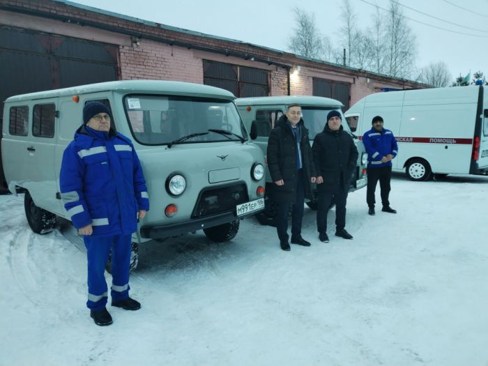 ​В Лянторскую больницу поступили новые автомобили