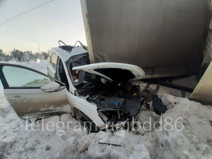 ​Два человека погибли на трассе ХМАО