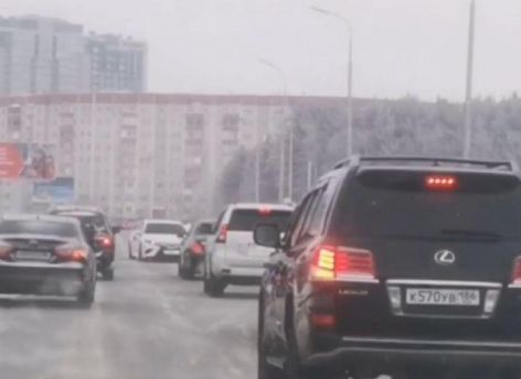 В Сургуте установили личности «лихачей» из свадебного кортежа