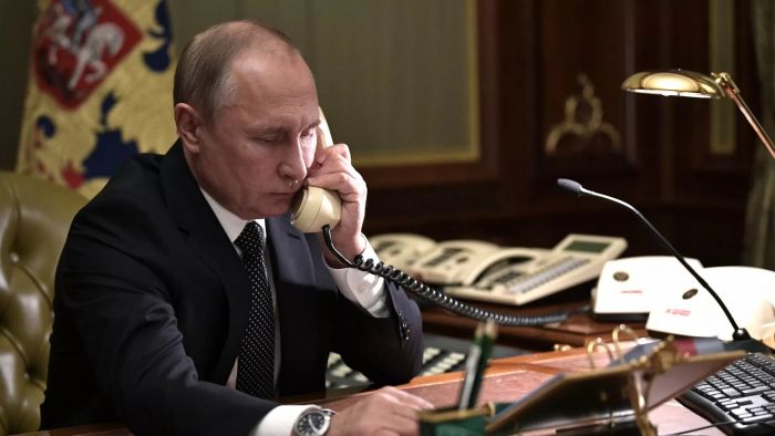​Даже Путин советует класть трубку: россияне теряют миллиарды из-за телефонных мошенников. Может хватит?