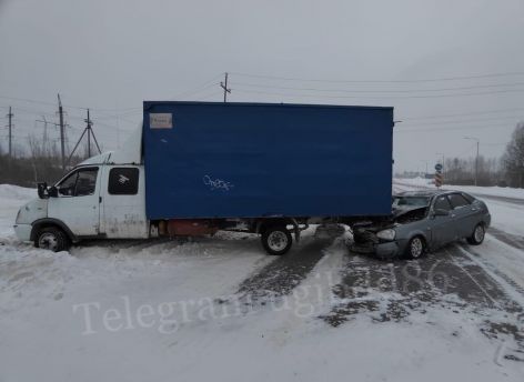 ​Житель Тюменской области спровоцировал ДТП с пострадавшим на трассе