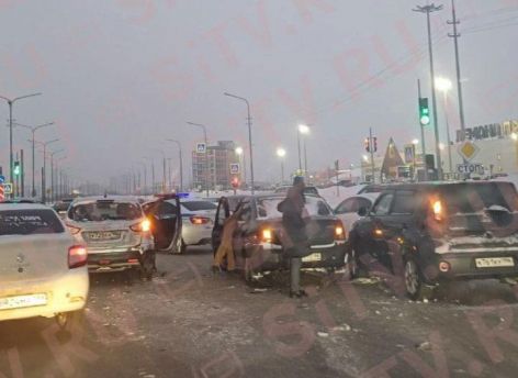 В Сургуте из-за нового светофора произошло массовое ДТП