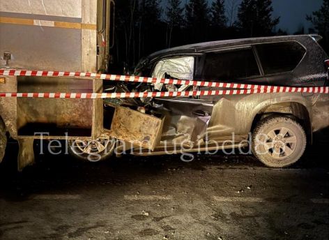 ​На трассе «Нягань – Талинка» водитель иномарки не успел затормозить перед грузовиком