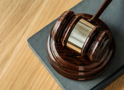 Адвокат из ХМАО принес в суд натальную карту подзащитного и лишился своей лицензии