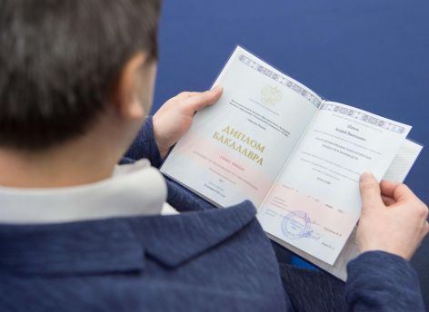 Люди без высшего образования живут меньше тех, кто получил диплом