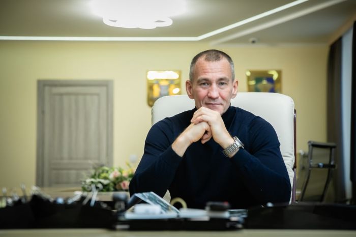 Вы работаете наравне с нами и в то же время ведете дом, воспитываете детей, заботитесь о нас, мужчинах