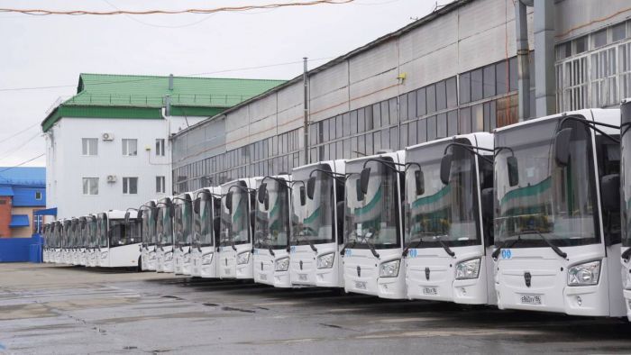 Сургут будет тратить сотни миллионов на школьные автобусы, потому что это — следствие массы других нерешенных проблем