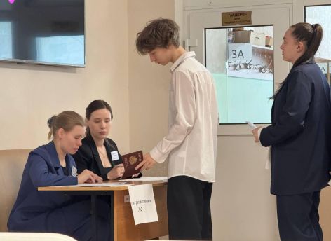 Более 7 500 выпускников в Сургуте сдают ЕГЭ и ГИА в 2025 году