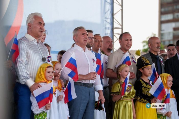 ​«Мост дружбы» объединил более 16 тысяч человек в Тюмени: фестиваль стал символом единства и общей памяти