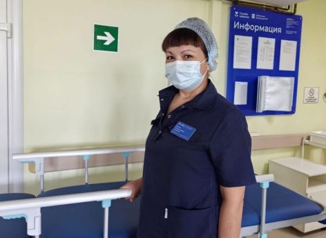 В сельскую больницу Тюменской области поступили три современных каталки