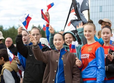 Юных жителей Сургута поздравили с Днем молодежи
