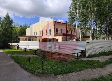 В Сургуте застройщика на улице Дзержинского обвинили в захвате придомовой территории