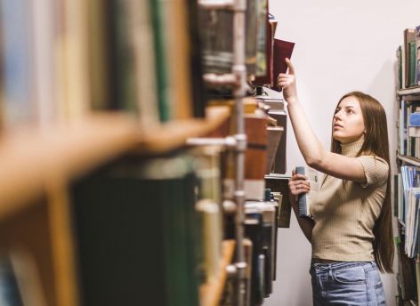 За авторов-иноагентов можно остаться без льгот: книжным магазинам напомнили об ограничениях с 1 сентября