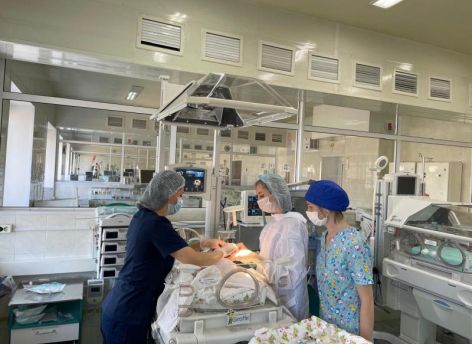 Самый маленький пациент: в Нижневартовске спасли новорожденного весом всего 490 грамм