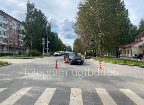 В Урае при столкновении трех автомобилей пострадал мотоциклист