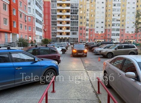 В Югре за день сбили двух детей. Один мальчик выбежал из машины, второй − ехал на велосипеде