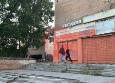 «Аврору» снесут, а соседний недострой останется? Депутаты Думы Сургута требуют снести все и не строить ТЦ на этом месте