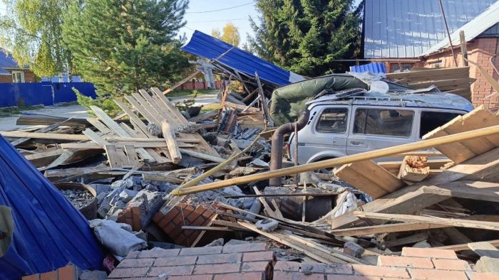 ​В Югорске из-за воспламенения газа рухнул гараж ‒ хозяин отделался испугом