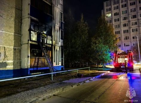 ​В девятиэтажке Нижневартовска вспыхнул пожар – спасено пять человек