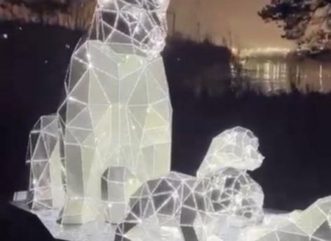 В Сургуте в парке «За Саймой» появился арт-объект с медведицей и тремя медвежатами