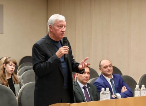 Бывший глава Сургута Александр Сидоров предложил достроить здание морга и разместить там медколледж