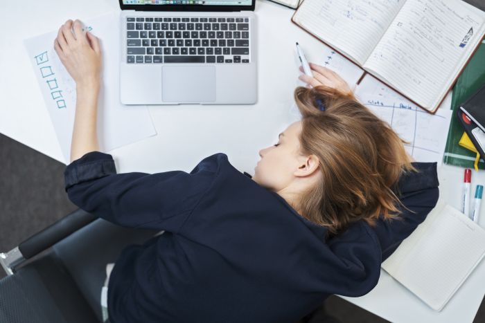 ​Почему после новогодних праздников так тяжело возвращаться к работе?