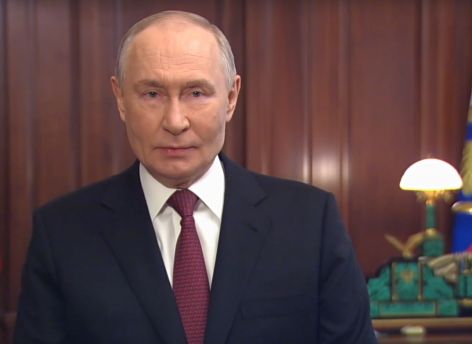 Владимир Путин поздравил россиян с Днем защитника Отечества