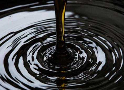 Нефть уже подорожала на восемь процентов