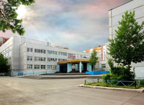 В нескольких кабинетах школы №44 в Сургуте появились трещины. Детей переводят на дистанционное обучение