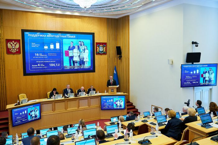 ​Руслан Кухарук: в Югре средняя зарплата выросла до 135 тысяч рублей