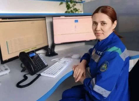 Диспетчер скорой помощи в Сургуте спасла мужчину по телефону