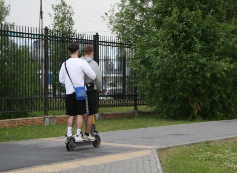 В Сургуте 17 самокатчиков наказали за нарушение ПДД