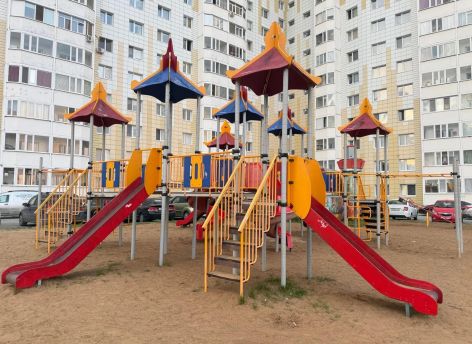 В Сургуте представители власти и общественности проверяют все детские площадки