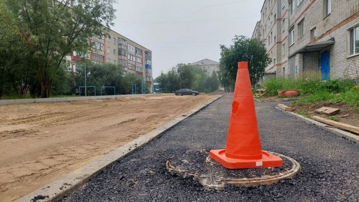 ​Жители Сургута снова заговорили о строительстве тротуаре на улице Шидловского