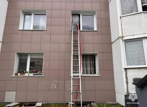 ​В Сургуте загорелась квартира в многоэтажке на улице Крылова
