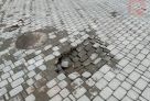 В Сквере Журналиста в Сургуте почти год проседает плитка