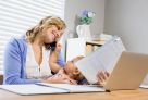​В Югре тысячи родителей продолжают получать пособие, выйдя на работу