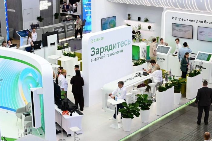 ​Сбер представил на Иннопроме передовые ИИ-технологии для трансформации реальной экономики