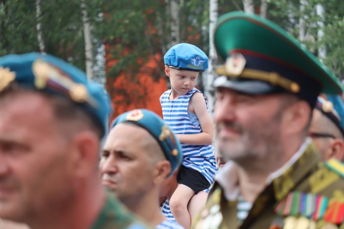 Как прошел митинг в честь Дня ВДВ в Сургуте // ФОТО