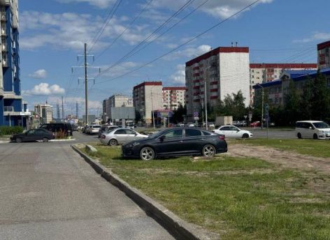 В Сургуте нарушение правил парковки остается самым популярным поводом для административных штрафов