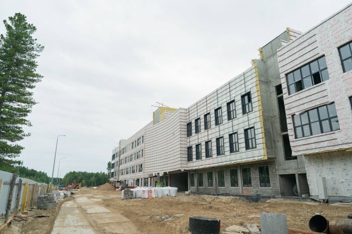 В Югре не будут замораживать строительство соцобъектов из-за экономической ситуации