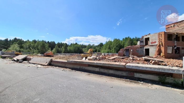 ​«Эконадзор»: недостроенный морг в Сургуте сносят бесплатно, а кирпич с объекта продают через объявления