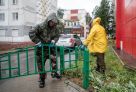 В Сургуте старые ограждения уходят в переработку для гуманитарных нужд