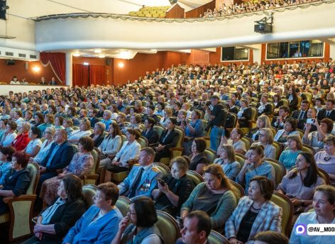 ​Александр Моор встретился с педагогами на региональном форуме «Призвание 2026»