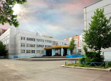 ​Ученики школы №44 в Сургуте начнут учебный год в пяти других школах – ранее в здании нашли трещины