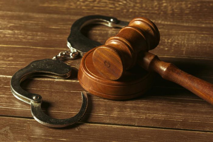 В Югре женщина шантажом вымогала у предпринимателя 47 млн рублей