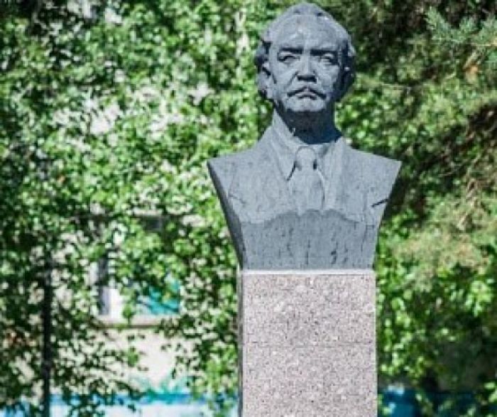 Нельзя просто так взять и вычеркнуть две тысячи строителей-болгар из истории Сургута